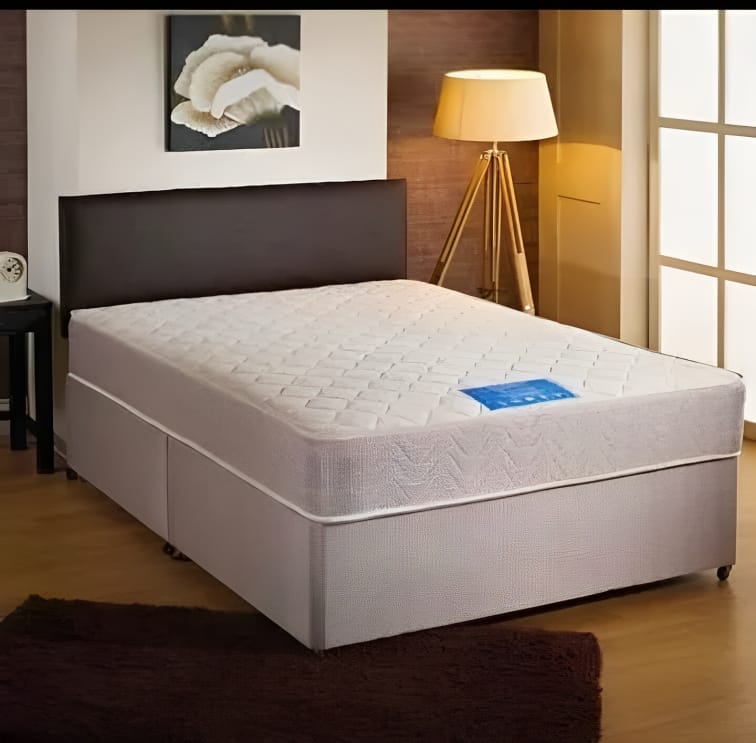 Diven bed without mattress